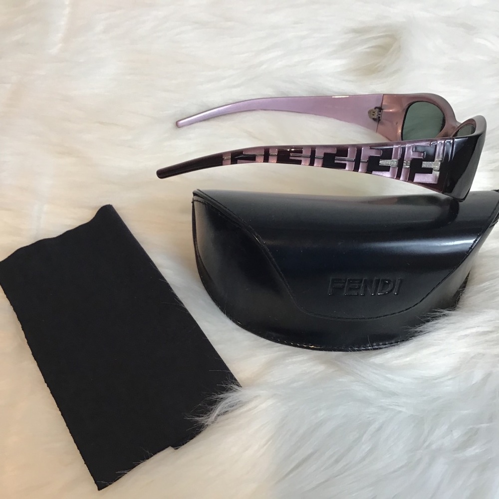 FENDI LOGO INSIGNIA FRAMES - Picture 4 of 6